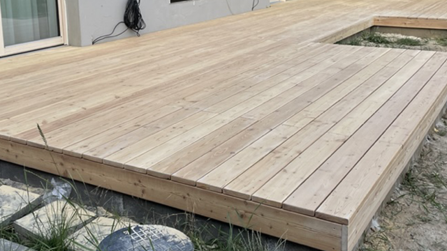 Modřínové dřevo ošetřeno